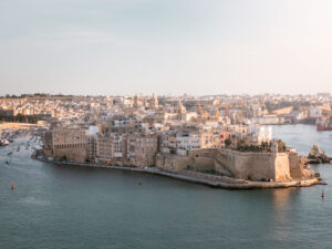 Panoramic view of Birgu, Malta as seen from the Upper Barrakka Gardens in Valletta - Cover of 3 to 5-day Malta itinerary blog article